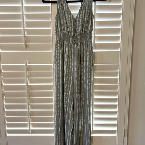 Sage Floral Romper - Picture 6 of 6